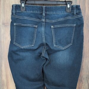 Maurices Dark Wash Skinny Jegging Jeans M-R          P245